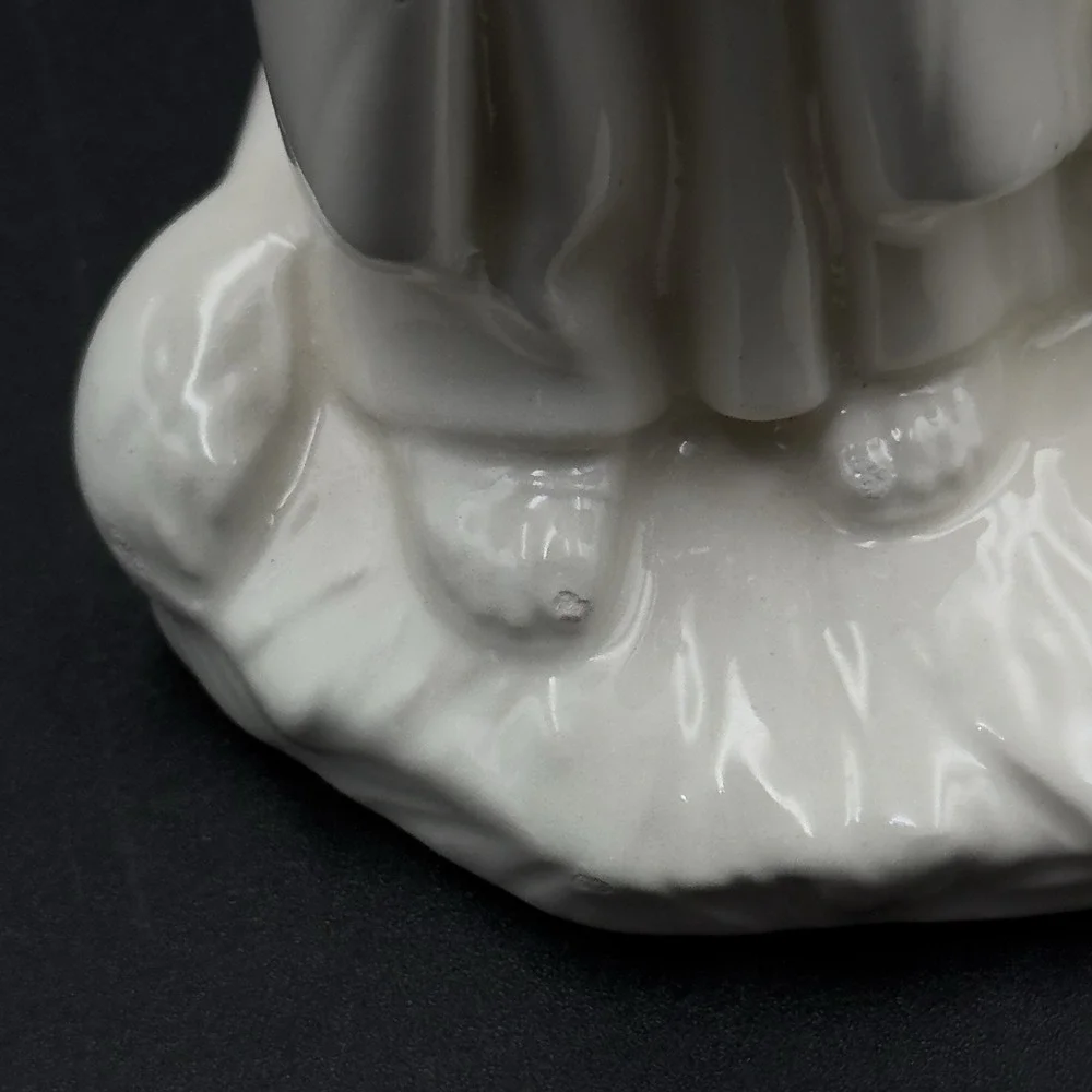 Holland Mold this vintage